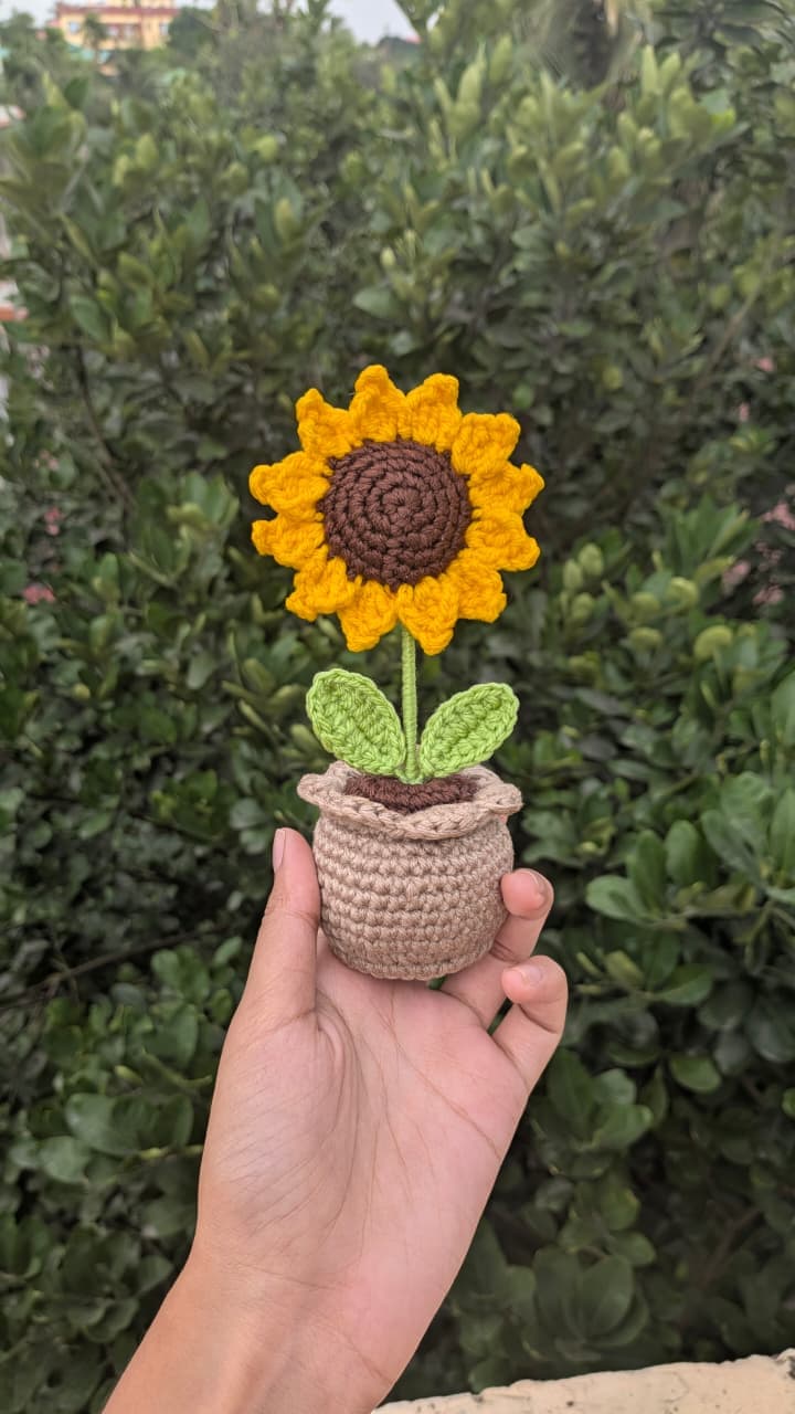 Crochet Sunflower Pot